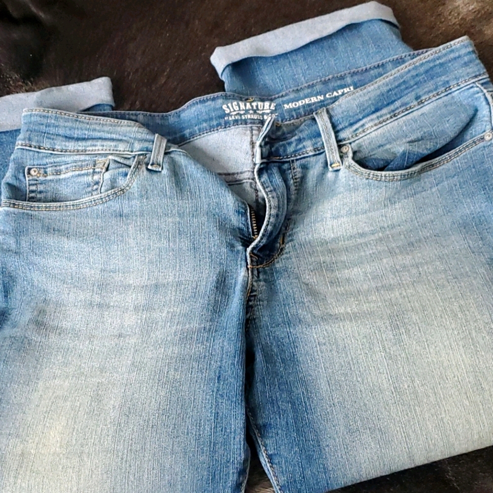Levis modern Capri size 10 w30